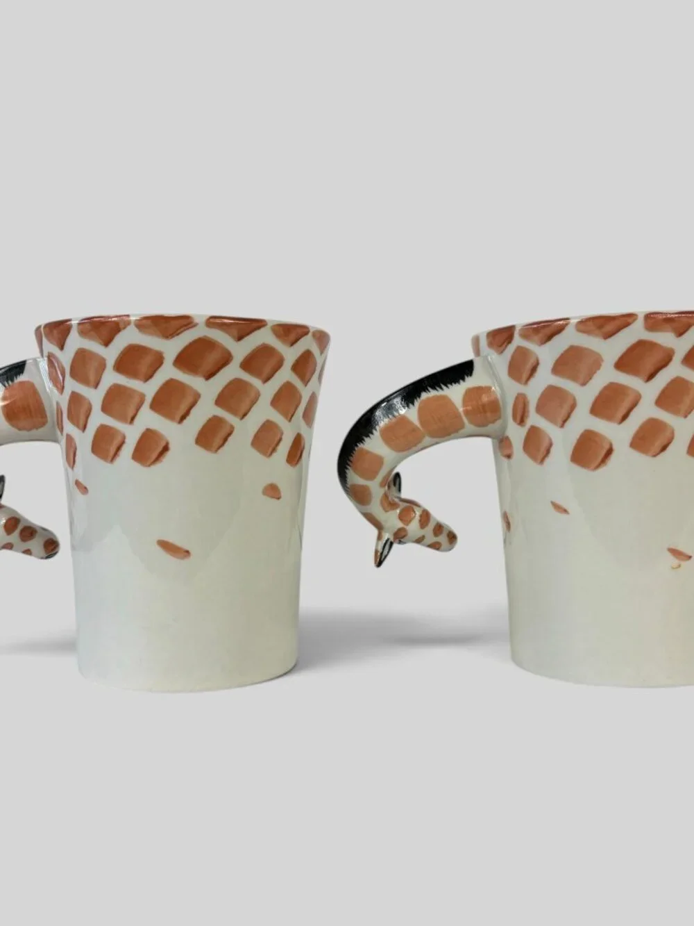 Pier 1 Giraffe Mugs Set of 2 Hand Painted Stoneware 16 oz